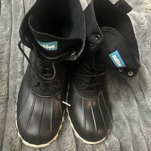 Native Jimmy’s Unisex Black Waterproof Boots -Good conditions W:11 M:9